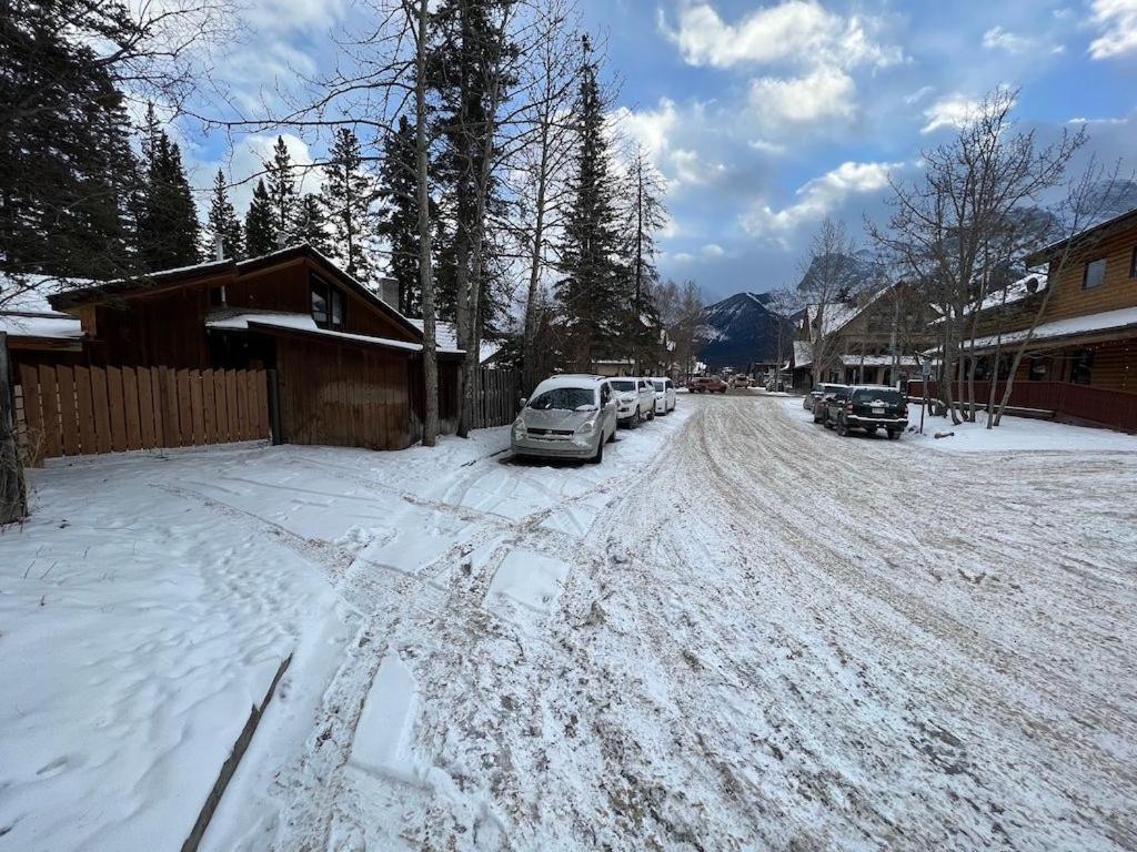 Apartment By Canadian Rockies Vacation